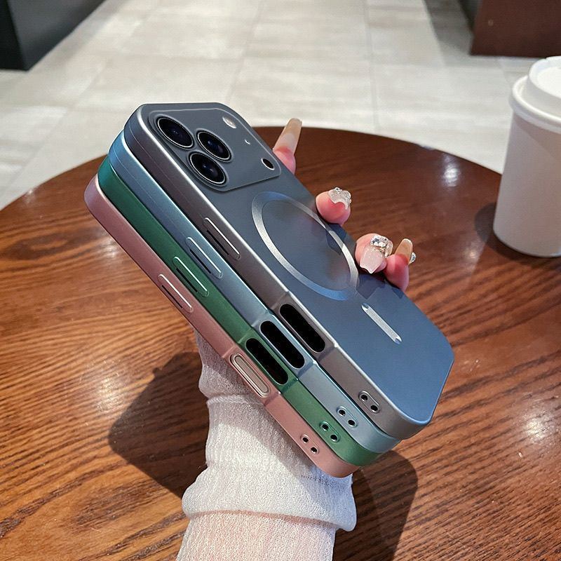 ChubbyArmor Slim - Ultra-Thin Magnetic Matte Case with Built-in Lens Protector for iPhone 17